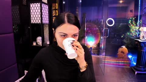 Snapshot of alma_pearl chatting on 6, 2, 2025 Alma online show from 6, 2, 2025