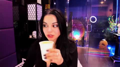 Snapshot of alma_pearl chatting on 15, 2, 2025 Alma online show from 15, 2, 2025