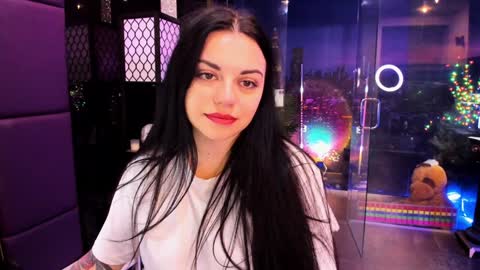 Snapshot of alma_pearl chatting on 12, 3, 2025 Alma online show from 12, 3, 2025