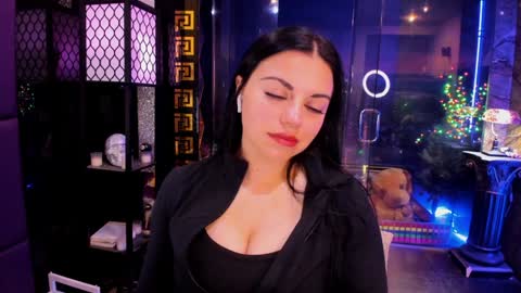 Snapshot of alma_pearl chatting on 14, 9, 2025 Alma online show from 14, 9, 2025