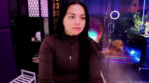 Snapshot of alma_pearl chatting on 30, 9, 2025 Alma online show from 30, 9, 2025