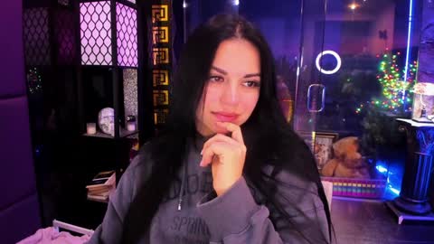 Snapshot of alma_pearl chatting on 8, 10, 2025 Alma online show from 8, 10, 2025