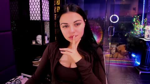 Snapshot of alma_pearl chatting on 15, 10, 2025 Alma online show from 15, 10, 2025
