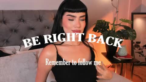 Mia online show from 5, 6, 2026