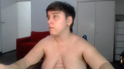 Snapshot of almondonwheels chatting on 22, 1, 2025 Almond online show from 22, 1, 2025