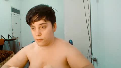 Snapshot of almondonwheels chatting on 4, 11, 2025 Almond online show from 4, 11, 2025