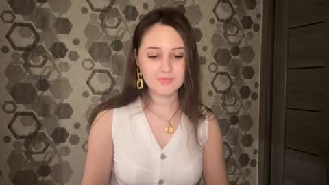 Snapshot of almostinnocent_ chatting on 2, 10, 2025 Anna online show from 2, 10, 2025