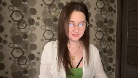 Snapshot of almostinnocent_ chatting on 3, 10, 2025 Anna online show from 3, 10, 2025