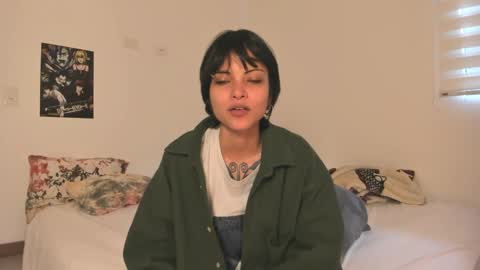 Snapshot of alone_together_ chatting on 14, 1, 2025 luca or garu D online show from 14, 1, 2025