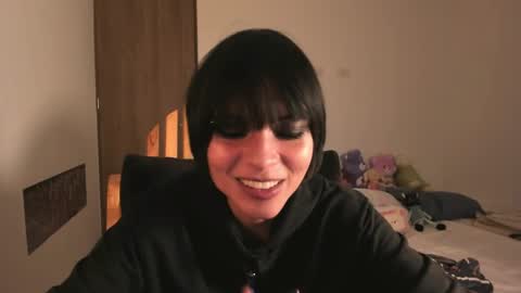 Snapshot of alone_together_ chatting on 22, 1, 2025 luca or garu D online show from 22, 1, 2025