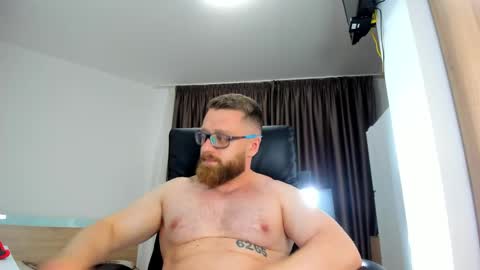Snapshot of alphaalexxx chatting on 1, 6, 2026 Alphaalexxx Lets reach Me 100 thumbs up online show from 1, 6, 2026