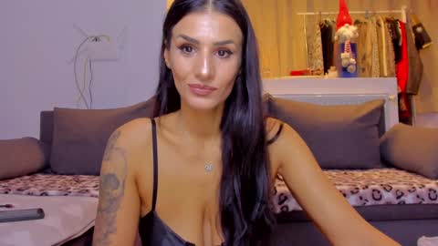 Snapshot of alphaqueenx chatting on 2, 11, 2025 Michelle online show from 2, 11, 2025