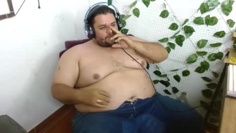 Snapshot of altairstudiosboy chatting on 12, 10, 2025 Jhosep online show from 12, 10, 2025