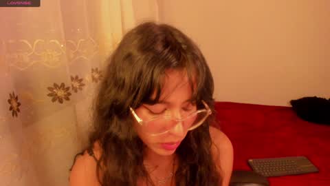 Snapshot of aluna_0310 chatting on 13, 12, 2024 . . online show from 13, 12, 2024