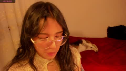 Snapshot of aluna_0310 chatting on 1, 1, 2025 . . online show from 1, 1, 2025