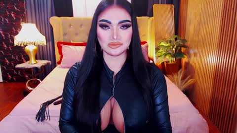 Alura Jhenson online show from 2, 4, 2026