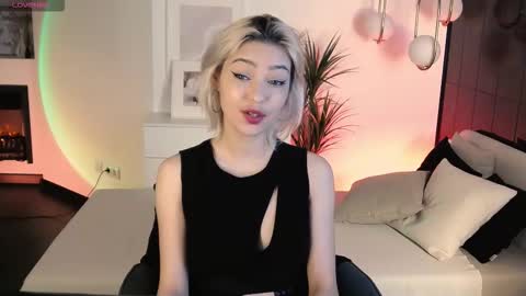 Snapshot of alysiasun chatting on 14, 10, 2025 Alysia online show from 14, 10, 2025