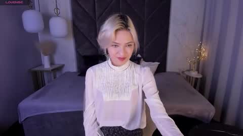 Snapshot of alysiasun chatting on 17, 10, 2025 Alysia online show from 17, 10, 2025
