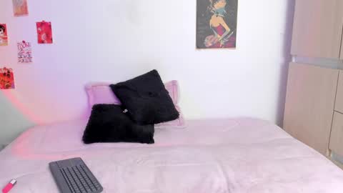 Snapshot of alyxroses chatting on 6, 3, 2025    online show from 6, 3, 2025