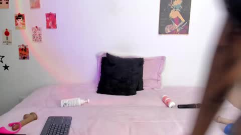 Snapshot of alyxroses chatting on 8, 3, 2025    online show from 8, 3, 2025