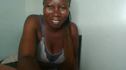 Snapshot of am_creme_delight chatting on 21, 4, 2026 am_creme_delight online show from 21, 4, 2026