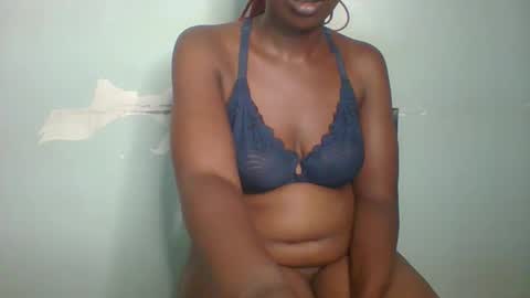 Snapshot of am_creme_delight chatting on 24, 5, 2026 am_creme_delight online show from 24, 5, 2026