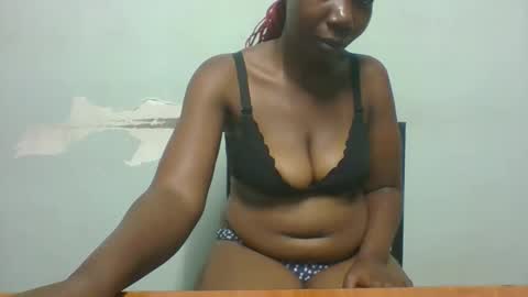 Snapshot of am_creme_delight chatting on 30, 5, 2026 am_creme_delight online show from 30, 5, 2026
