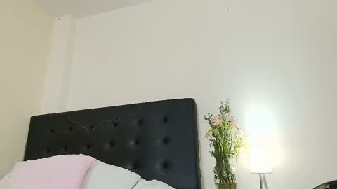 Isabella online show from 8, 3, 2025