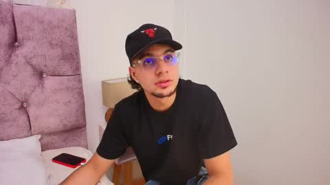 Amadeo Wild online show from 6, 2, 2025