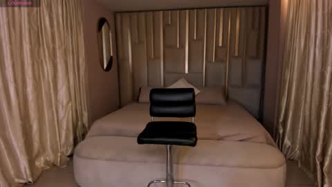 Amaia Haywood online show from 17, 10, 2025