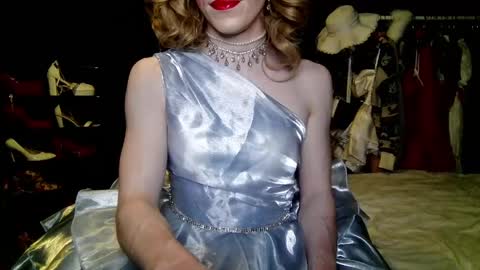 Snapshot of amaliecd chatting on 22, 3, 2026 Amalie online show from 22, 3, 2026