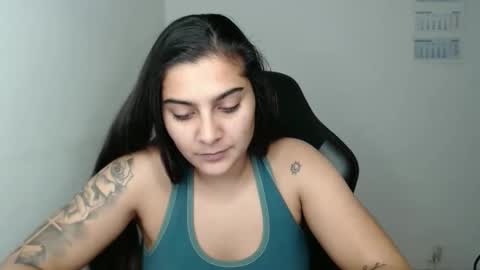 The queen of the biceps  online show from 25, 11, 2025