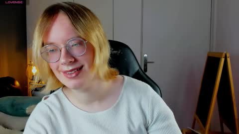 Hi im Amanda online show from 19, 11, 2025