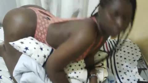 Snapshot of amandaflower2 chatting on 16, 11, 2025 amanda online show from 16, 11, 2025