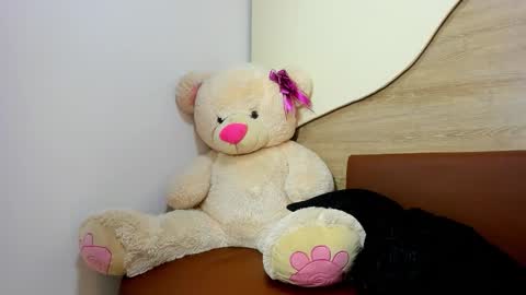 amara_brunet online show from 14, 11, 2025