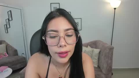 amara foxx online show from 6, 7, 2026