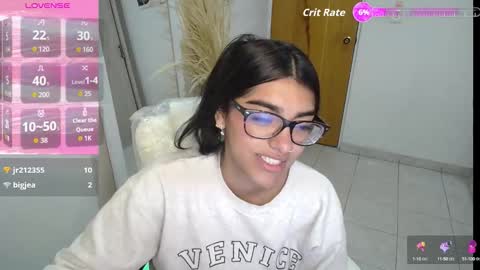 Snapshot of amara_silk chatting on 1, 10, 2025 amara_silk online show from 1, 10, 2025