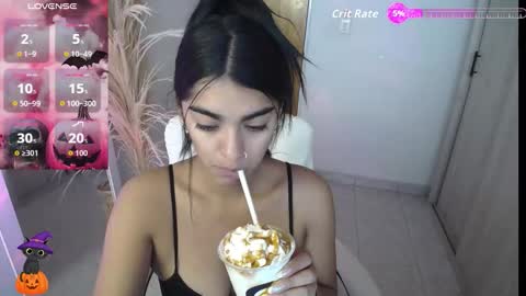 Snapshot of amara_silk chatting on 23, 10, 2025 amara_silk online show from 23, 10, 2025