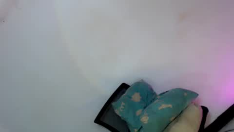 Annika 25yrs old online show from 17, 1, 2025