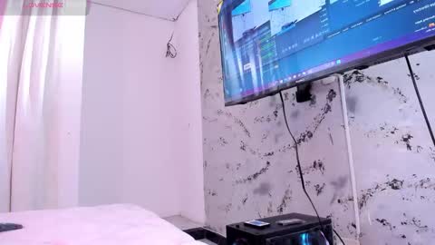 Sara  online show from 8, 10, 2025