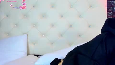   online show from 10, 3, 2025