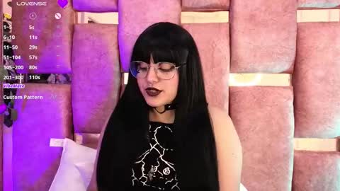   online show from 25, 10, 2025