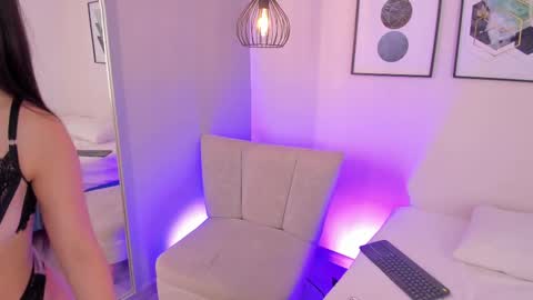 ambarevans_ online show from 14, 9, 2025