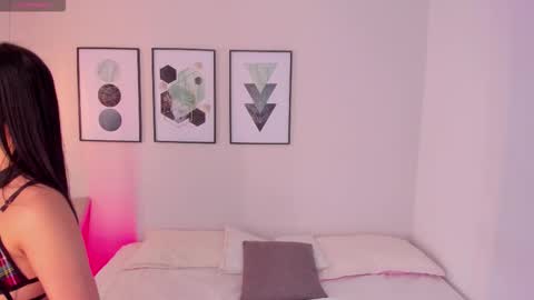 ambarevans_ online show from 28, 10, 2025