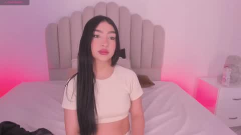 ambarevans_ online show from 20, 11, 2025