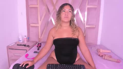 Ambar online show from 4, 6, 2026