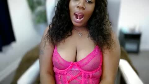 Amoya online show from 30, 10, 2025