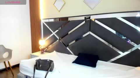 Ambar Ross online show from 21, 3, 2026