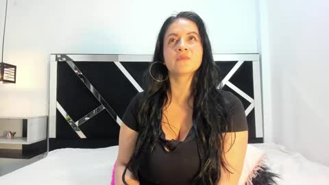 Snapshot of ambbermoon chatting on 28, 1, 2025 online show from 28, 1, 2025