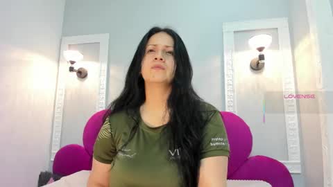 Snapshot of ambbermoon chatting on 7, 3, 2025 online show from 7, 3, 2025
